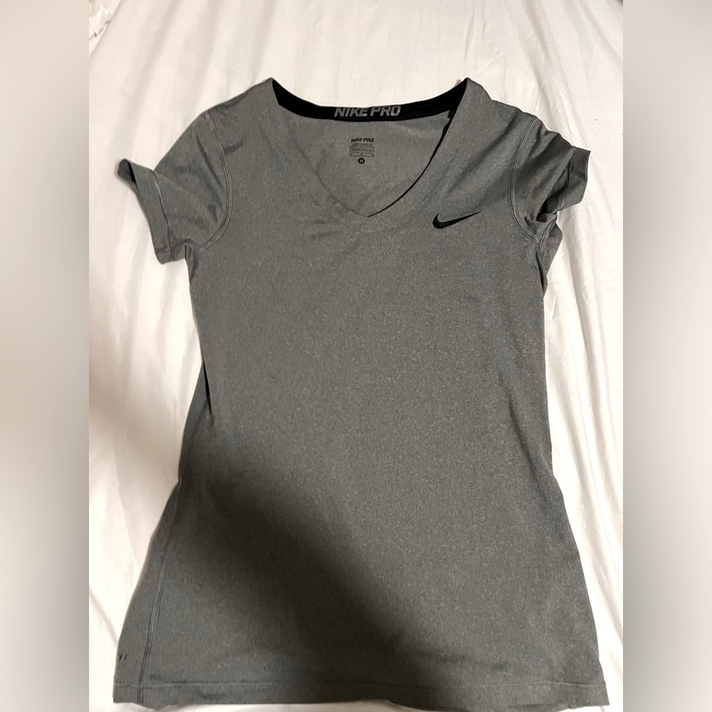 NIKE PRO DRI-FIT TeeV Neck